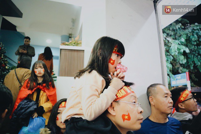 Việt Nam vô địch AFF Cup 2018, triệu CĐV nhảy múa ăn mừng-54