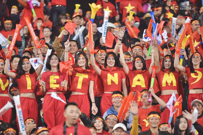 Việt Nam vô địch AFF Cup 2018, triệu CĐV nhảy múa ăn mừng-39