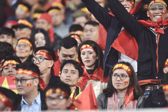 Việt Nam vô địch AFF Cup 2018, triệu CĐV nhảy múa ăn mừng-40