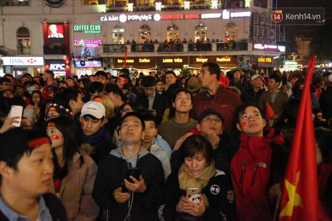 Việt Nam vô địch AFF Cup 2018, triệu CĐV nhảy múa ăn mừng-32