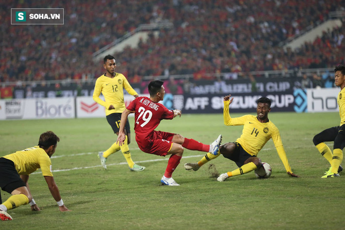 Quang Hải, Anh Đức khiến Mỹ Đình bùng nổ, bắt Malaysia bất lực nhìn Việt Nam lên ngôi-2