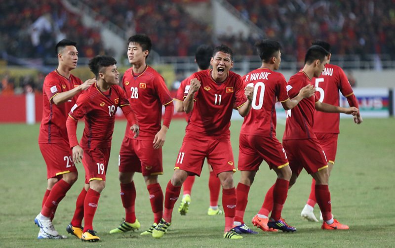 Chiếu chậm bàn thắng xé lưới Malaysia của Anh Đức-6