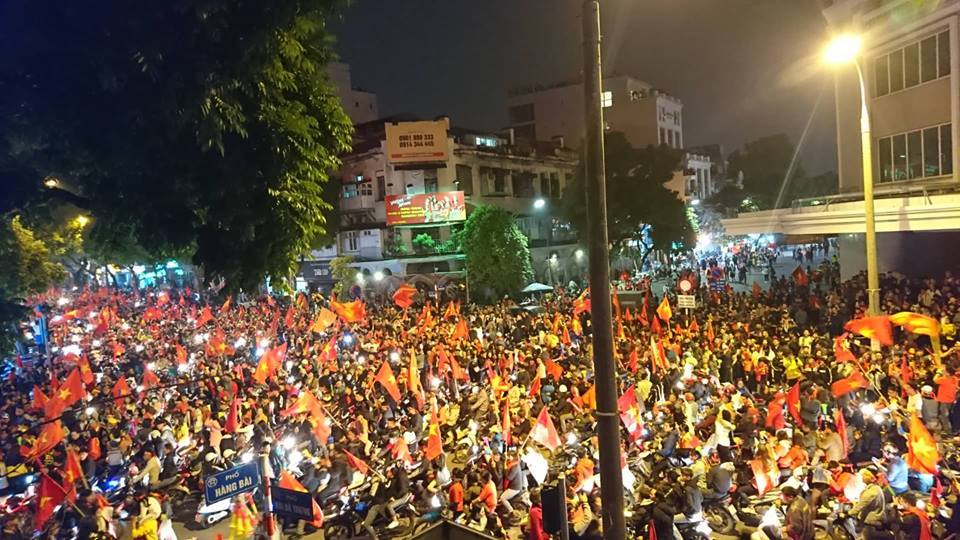 Việt Nam vô địch AFF Cup: 10 năm chờ đợi, sung sướng tột cùng-1