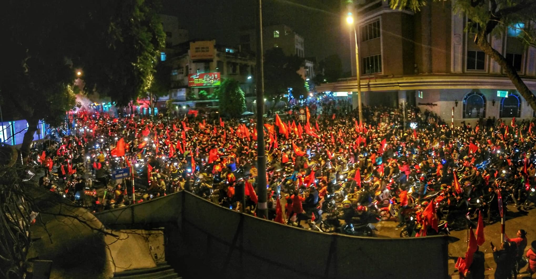 Việt Nam vô địch AFF Cup: 10 năm chờ đợi, sung sướng tột cùng-20