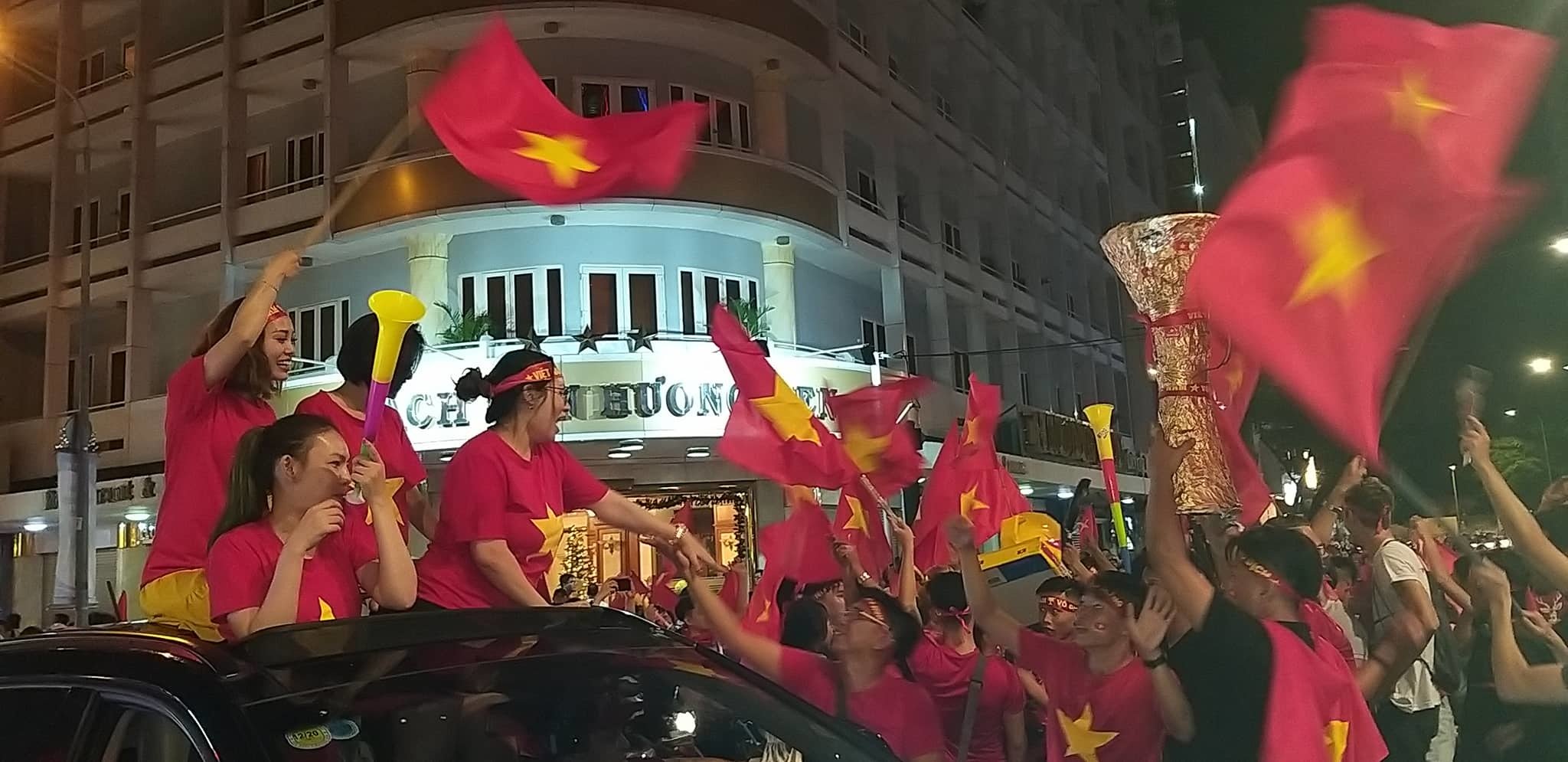 Việt Nam vô địch AFF Cup: 10 năm chờ đợi, sung sướng tột cùng-15
