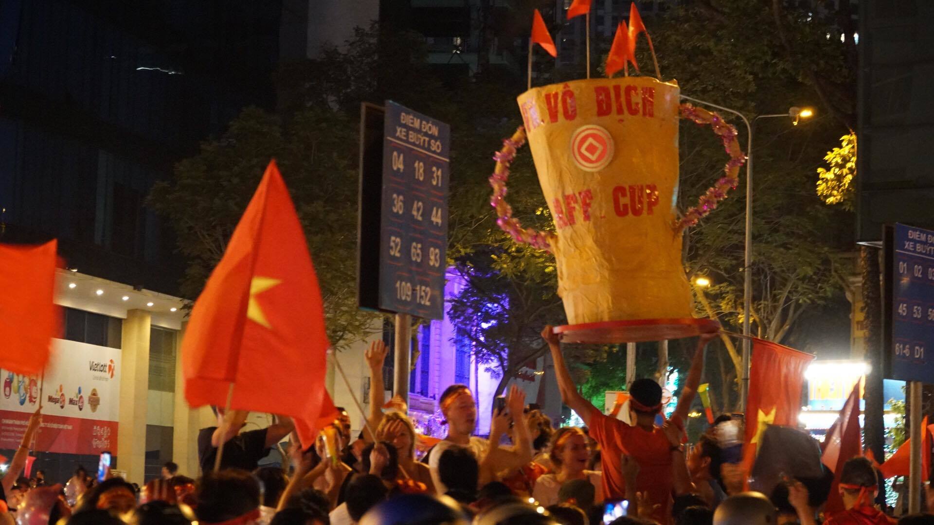 Việt Nam vô địch AFF Cup: 10 năm chờ đợi, sung sướng tột cùng-16