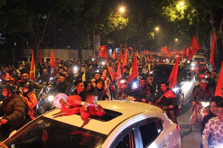 Việt Nam vô địch AFF Cup: 10 năm chờ đợi, sung sướng tột cùng-6