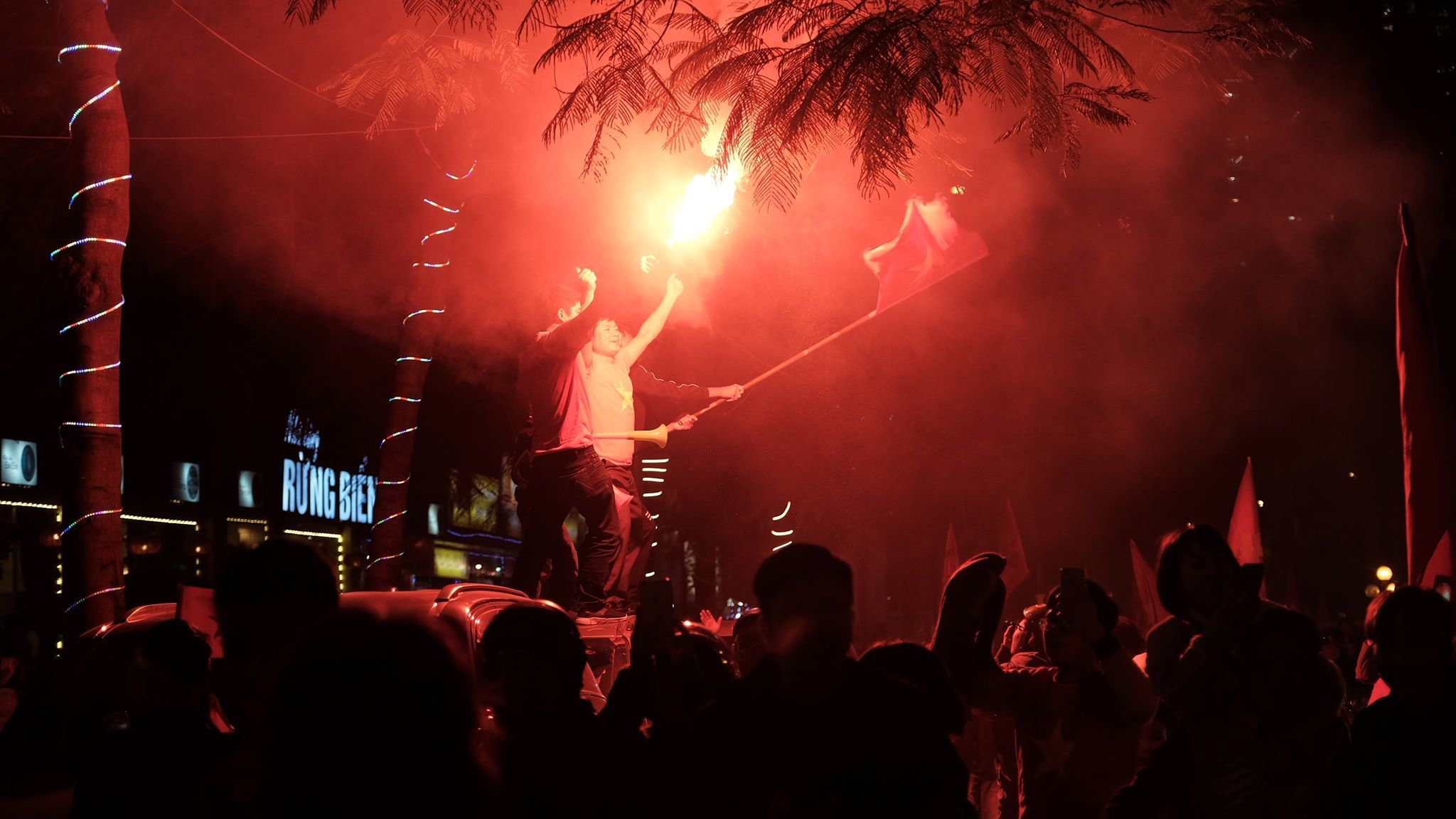 Việt Nam vô địch AFF Cup: 10 năm chờ đợi, sung sướng tột cùng-7