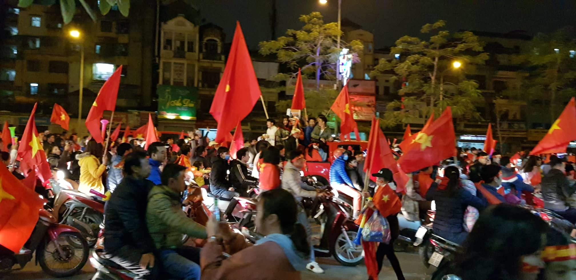 Việt Nam vô địch AFF Cup: 10 năm chờ đợi, sung sướng tột cùng-9