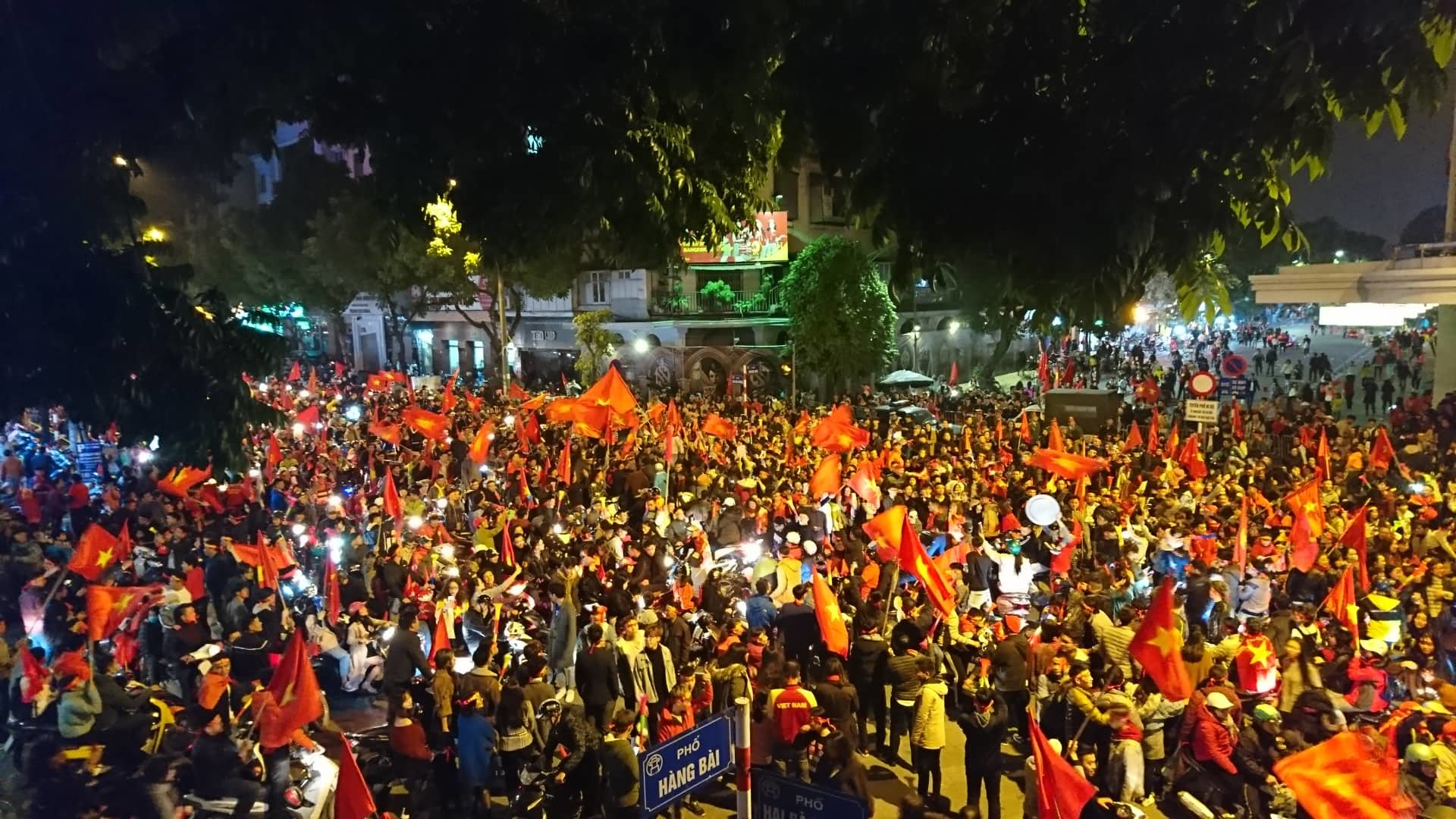 Việt Nam vô địch AFF Cup: 10 năm chờ đợi, sung sướng tột cùng-22