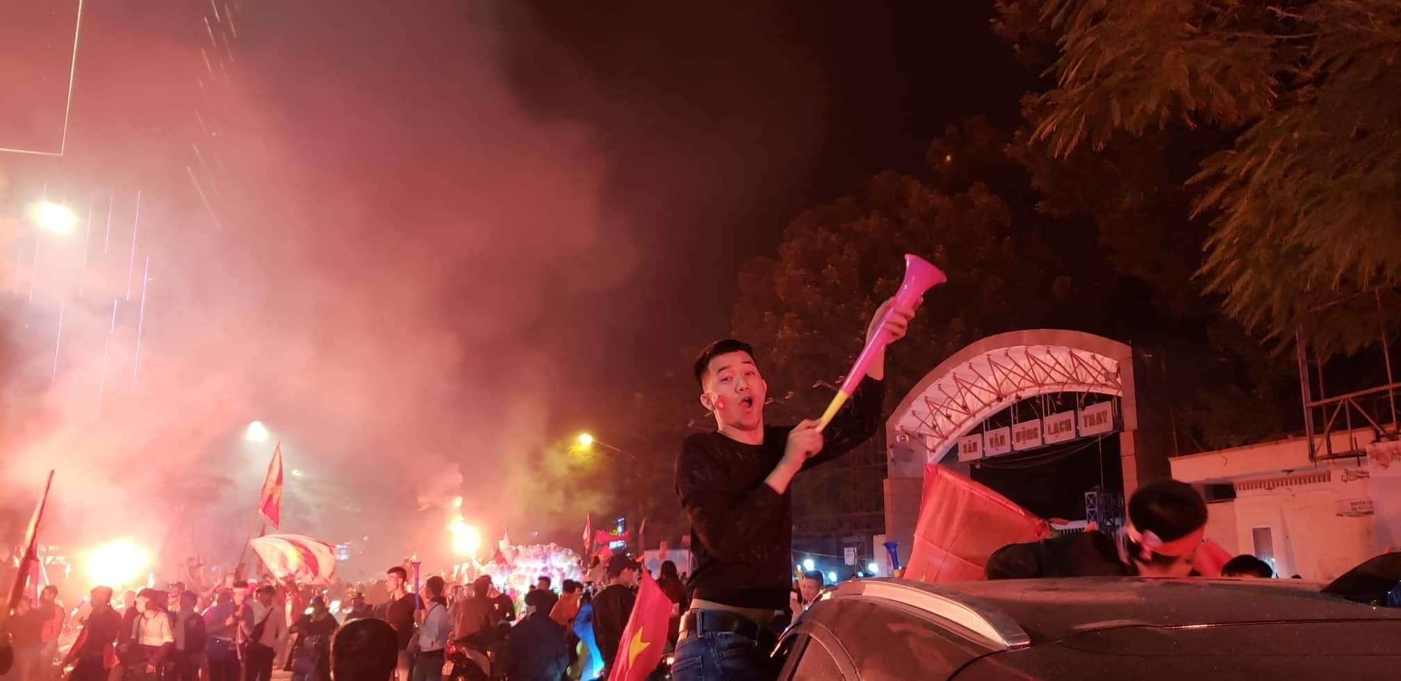 Việt Nam vô địch AFF Cup: 10 năm chờ đợi, sung sướng tột cùng-23