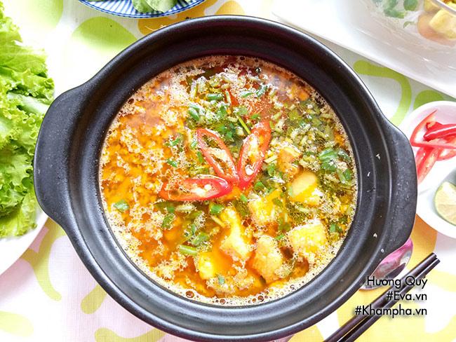 Canh tôm chua nóng hổi vừa ăn vừa thổi ngày lạnh-1