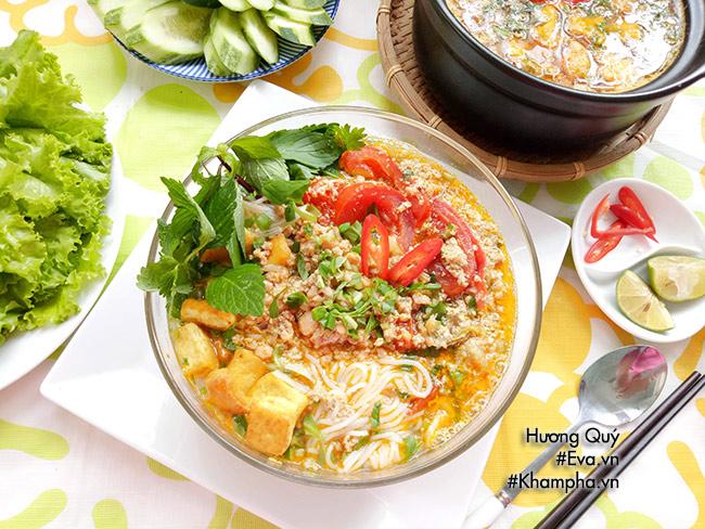 Canh tôm chua nóng hổi vừa ăn vừa thổi ngày lạnh-2