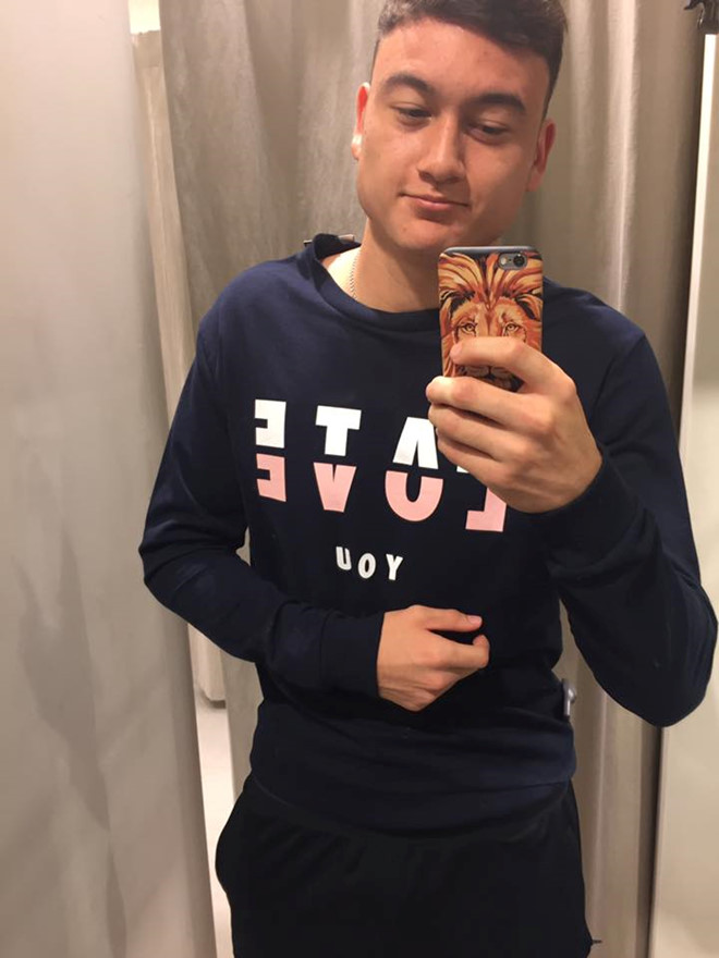 Gu thời trang trẻ trung, đơn giản của thủ môn Đặng Văn Lâm-2