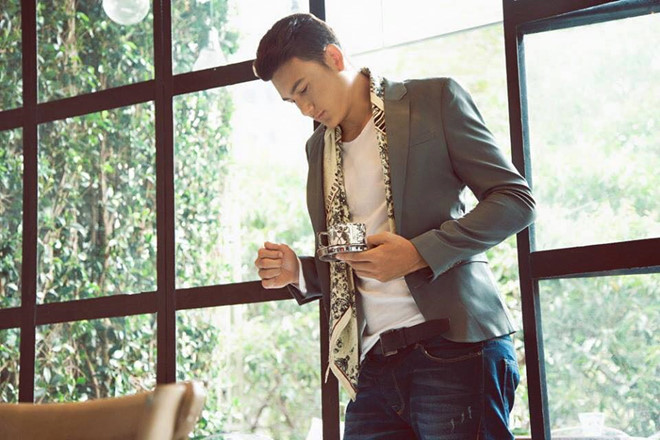 Gu thời trang trẻ trung, đơn giản của thủ môn Đặng Văn Lâm-14