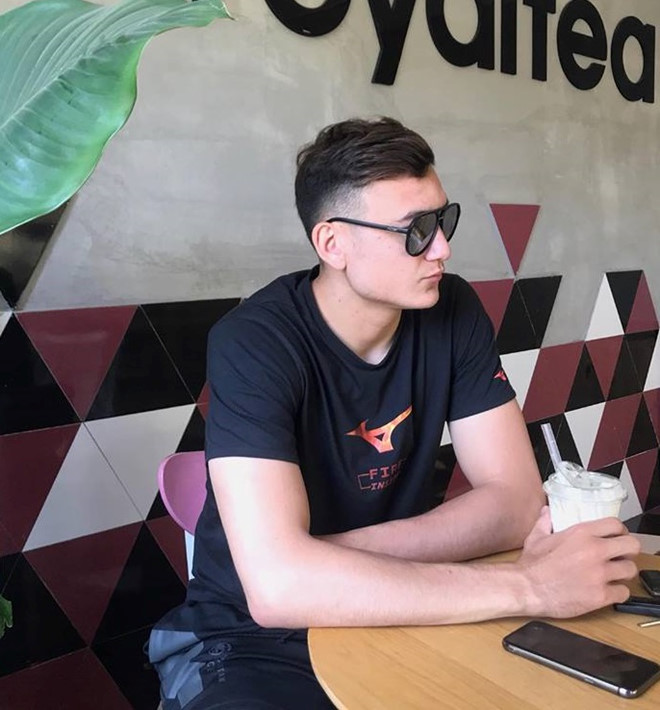 Gu thời trang trẻ trung, đơn giản của thủ môn Đặng Văn Lâm-3