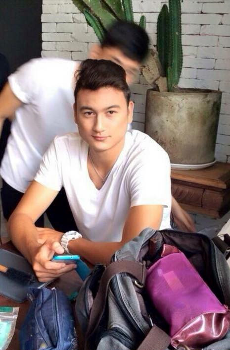 Gu thời trang trẻ trung, đơn giản của thủ môn Đặng Văn Lâm-6