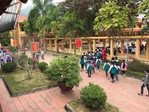 Hiệu trưởng phủ nhận lạm dụng tình dục, học sinh đã chỉ định hiện trường Hiệu trưởng phủ nhận lạm dụng tình dục, học sinh đã chỉ định hiện trường