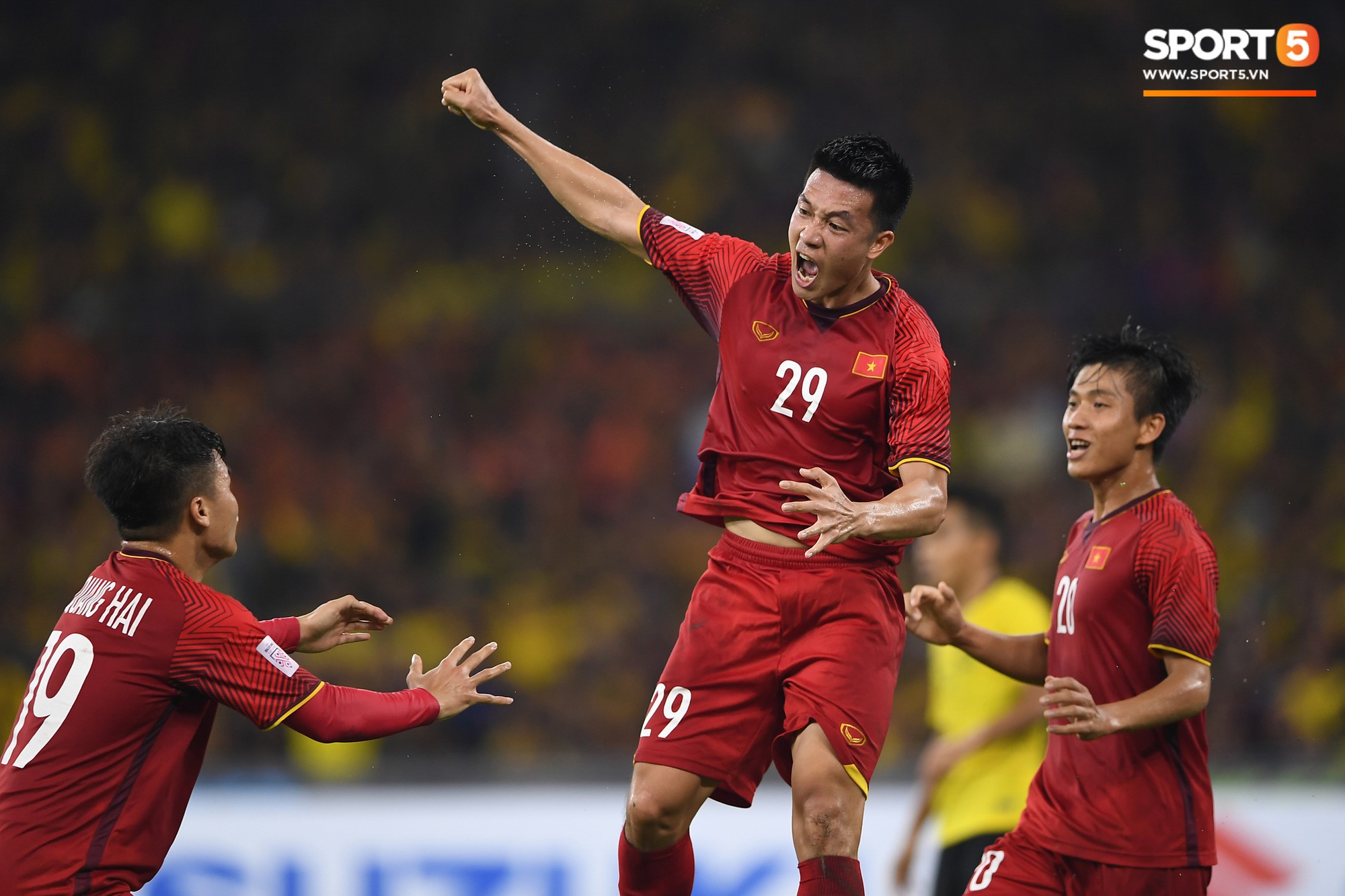 AFF Cup 2018 đã kết thúc, Việt Nam đã chiến thắng, và 10 khoảnh khắc đẹp nhất sẽ mãi lưu trong lòng người Việt-2