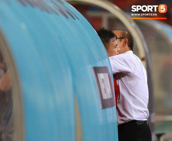 AFF Cup 2018 đã kết thúc, Việt Nam đã chiến thắng, và 10 khoảnh khắc đẹp nhất sẽ mãi lưu trong lòng người Việt-8