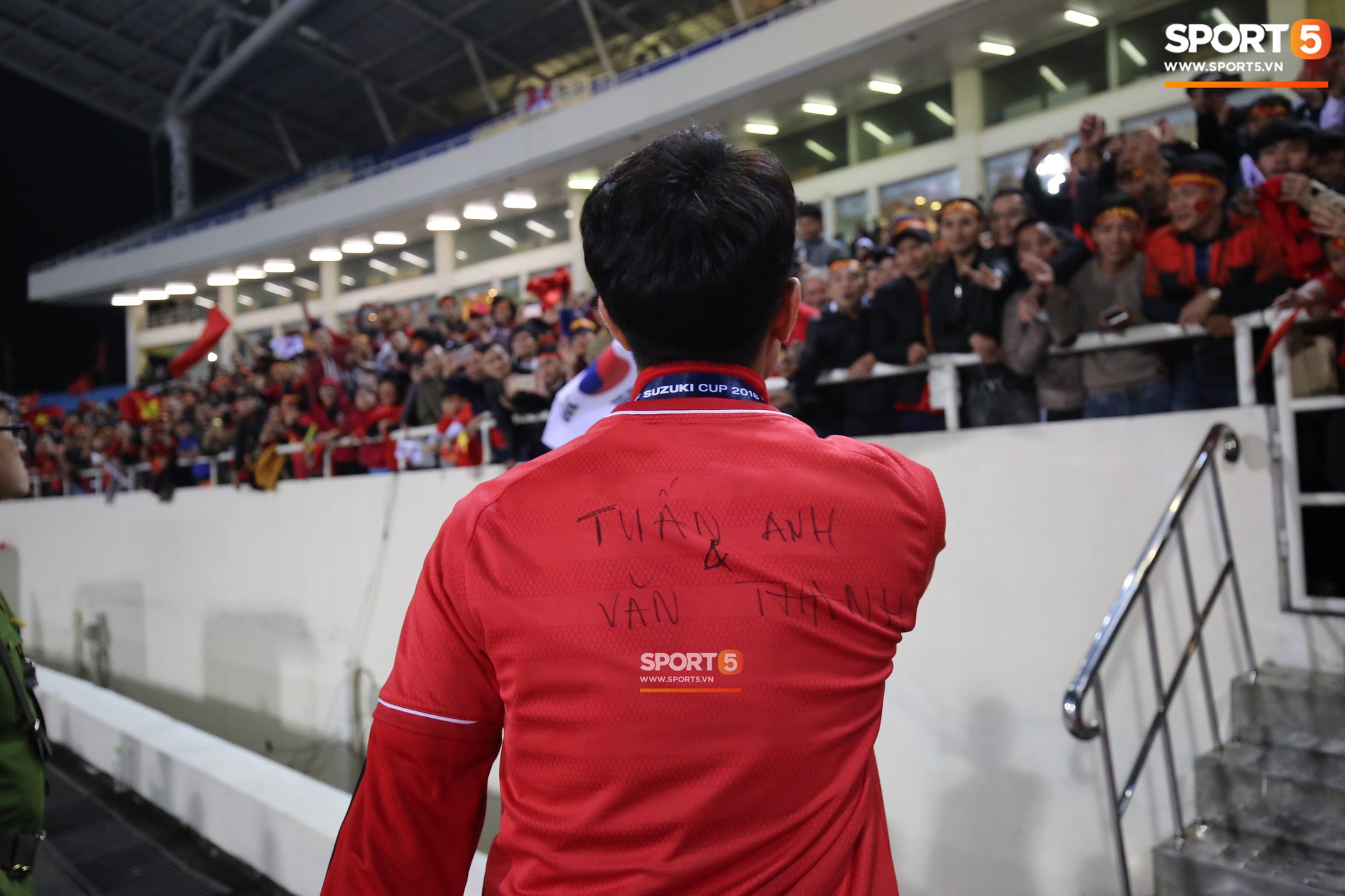 AFF Cup 2018 đã kết thúc, Việt Nam đã chiến thắng, và 10 khoảnh khắc đẹp nhất sẽ mãi lưu trong lòng người Việt-4