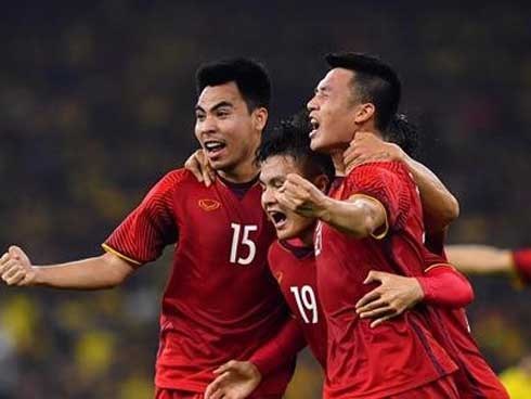 Bạn biết gì về hit quốc dân 'Việt Nam ơi' sau chiến thắng của tuyển VN