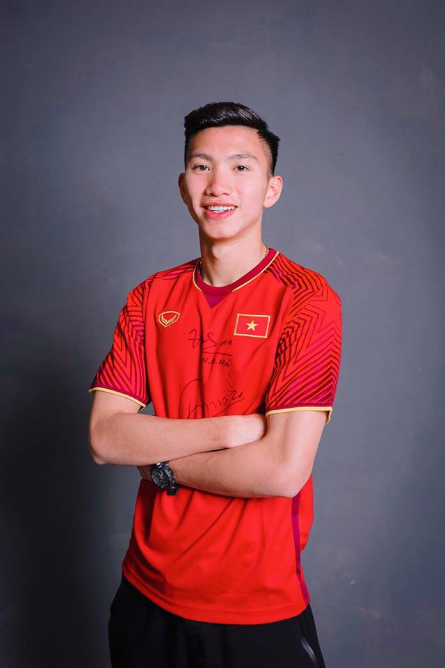 19 tuổi bạn làm được gì, đây là câu trả lời cực ấn tượng của Văn Hậu!-3