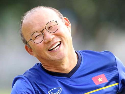 Gia đình nổi tiếng nhất FB: 10 năm 1 chuyện tình và 2 chiếc cúp vô địch AFF!-6