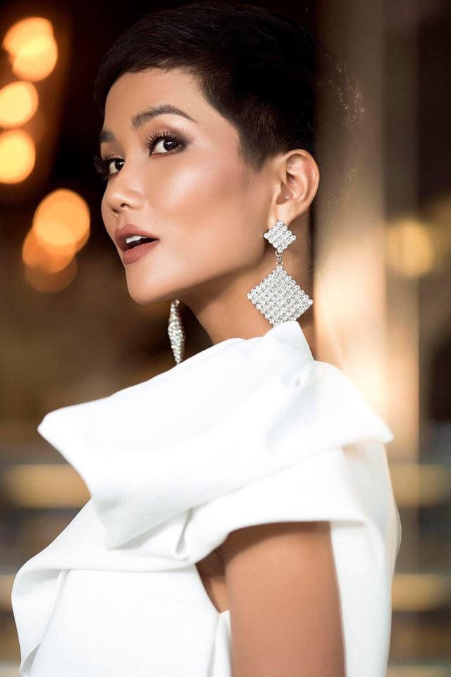 Vận đỏ của bóng đá Việt Nam sẽ giúp HHen Niê làm nên kì tích tại Miss Universe 2018?-3