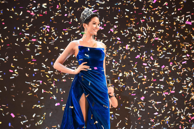 Vận đỏ của bóng đá Việt Nam sẽ giúp HHen Niê làm nên kì tích tại Miss Universe 2018?-10