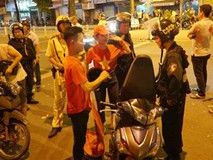 14 người chết vì TNGT trong ngày tuyển VN vô địch AFF cup 14 người chết vì TNGT trong ngày tuyển VN vô địch AFF cup