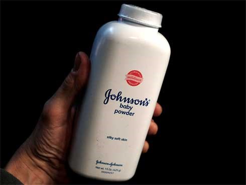 Johnson & Johnson giấu thông tin phấn rôm chứa chất gây ung thư?