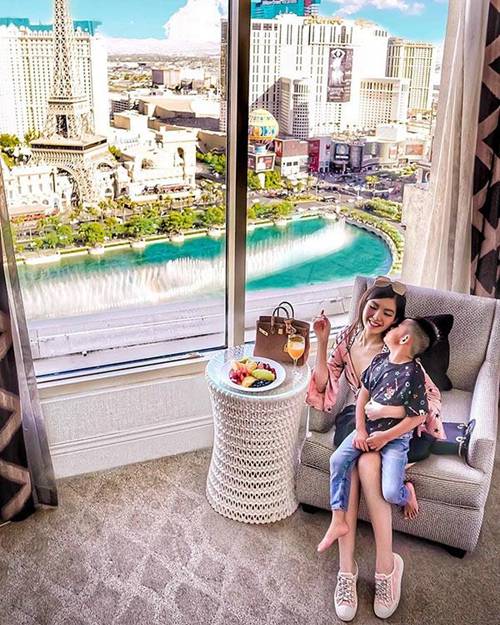 Cảnh nuôi con ngập siêu xe, hàng hiệu của Rich mom 9x Việt tại Mỹ, dân Tây cũng choáng-1