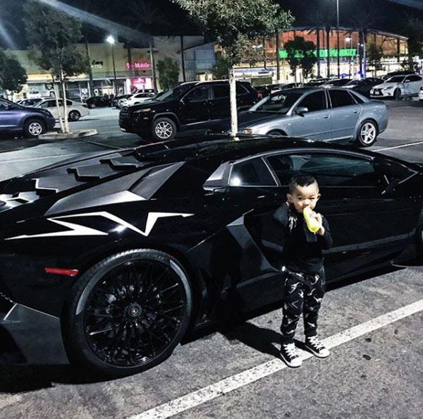 Cảnh nuôi con ngập siêu xe, hàng hiệu của Rich mom 9x Việt tại Mỹ, dân Tây cũng choáng-6