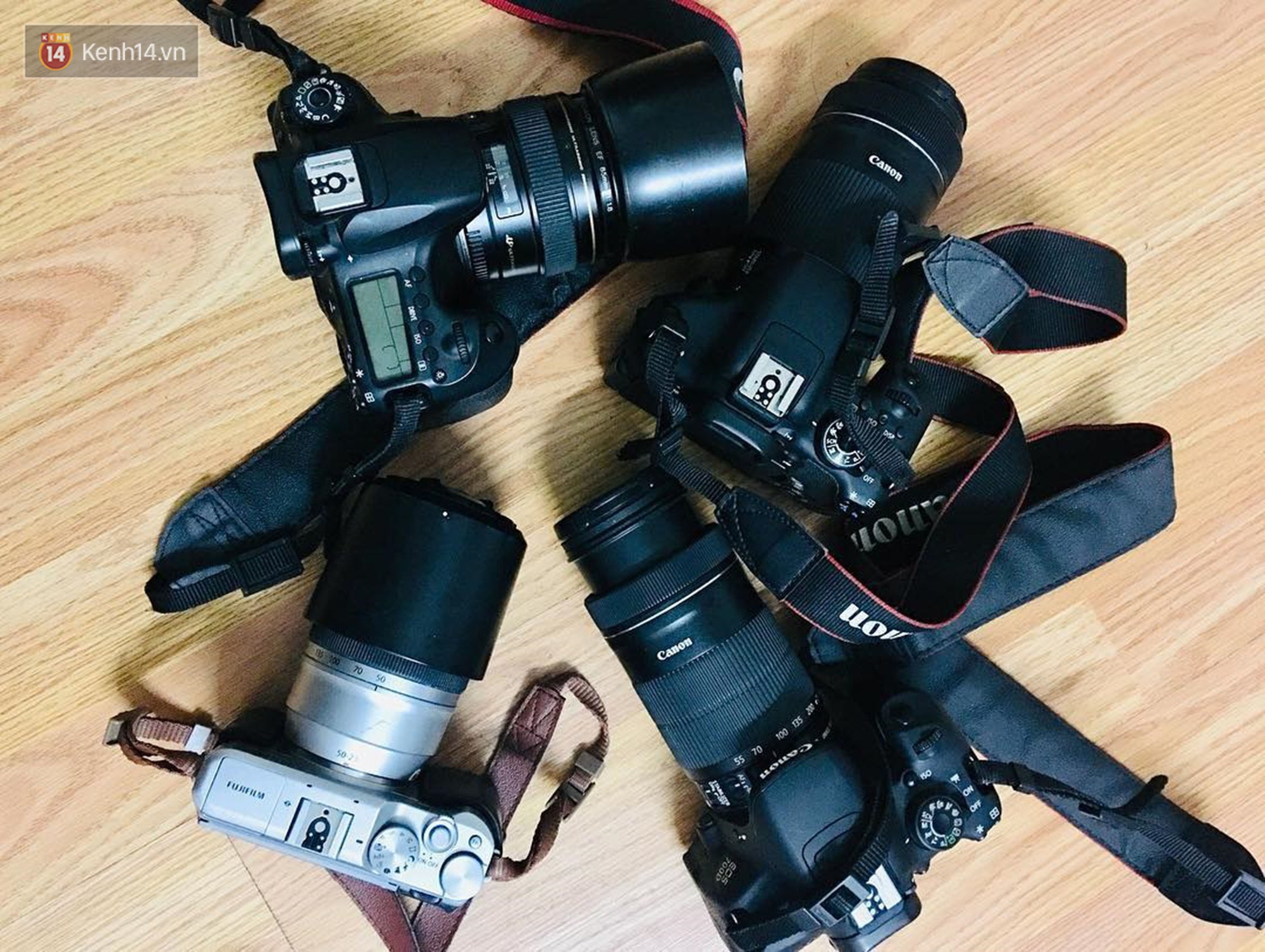 Nhật kí bà già 25 tuổi đi đu Trần Đình Trọng: Cả thế giới thu bé lại chỉ bằng chàng trung vệ còn mê chơi game, ham chọc con nít-8