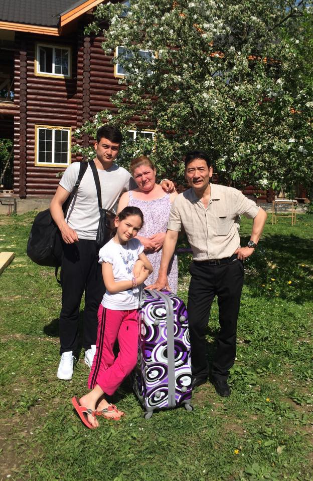 Cuộc sống bình dị của người bố nghệ sĩ và người mẹ Nga của siêu phẩm thủ thành Đặng Văn Lâm-15