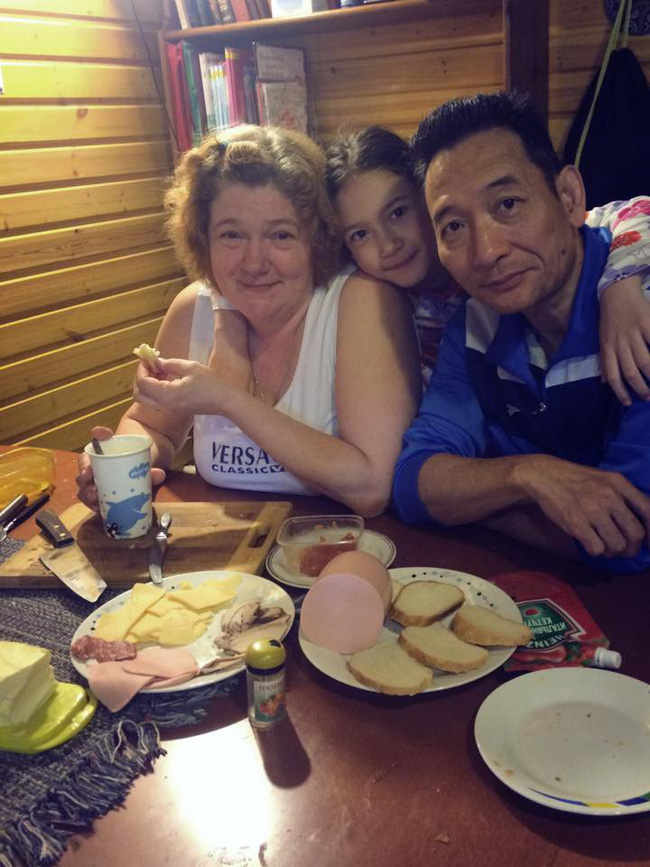 Cuộc sống bình dị của người bố nghệ sĩ và người mẹ Nga của siêu phẩm thủ thành Đặng Văn Lâm-14