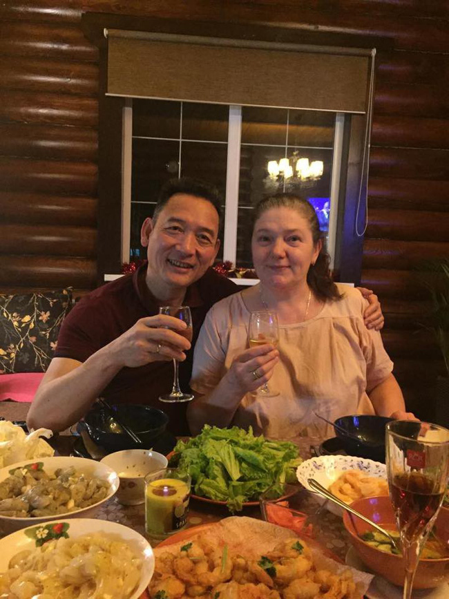 Cuộc sống bình dị của người bố nghệ sĩ và người mẹ Nga của siêu phẩm thủ thành Đặng Văn Lâm-4