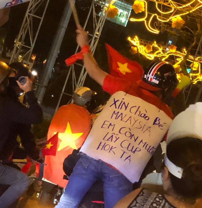 Những khẩu hiệu đi bão ăn mừng chức vô địch chất nhất Việt Nam-4