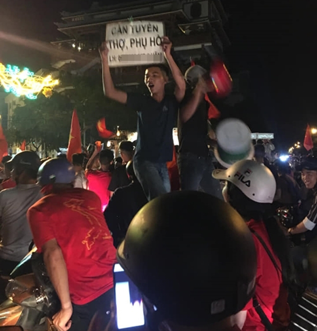 Những khẩu hiệu đi bão ăn mừng chức vô địch chất nhất Việt Nam-6