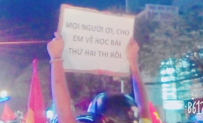 Những khẩu hiệu đi bão ăn mừng chức vô địch chất nhất Việt Nam-9