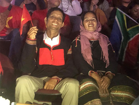 Hhen Niê: Cô gái chăn bò, sống nghèo khổ tạo nên kỳ tích chưa từng có trong lịch sử hoa hậu-7