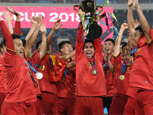 Giả vờ say xỉn để ngả vào lòng gái xinh, Công Phượng chính là THÁNH CƠ HỘI đầu tiên của tuyển Việt Nam-1