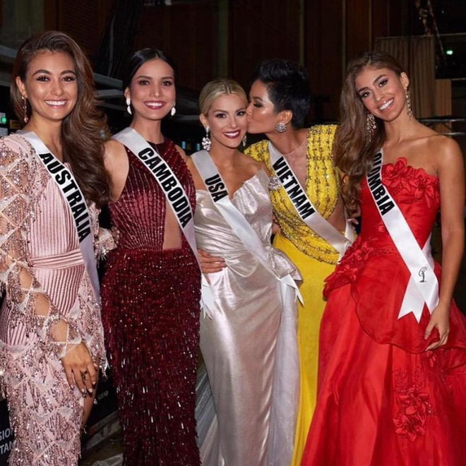 Dân mạng quốc tế gửi lời chúc mừng HHen Niê nhưng vẫn không quên đá xoáy Hoa hậu Mỹ-5