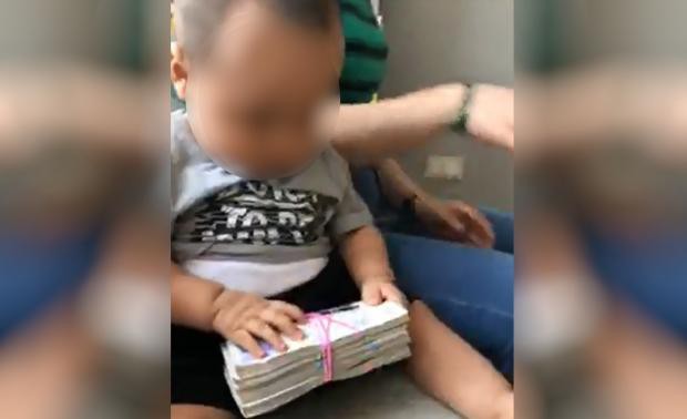 Từ clip em bé nghịch cọc tiền trên MXH, cảnh sát Anh triệt phá băng nhóm người Việt trồng cần sa trị giá triệu đô-1