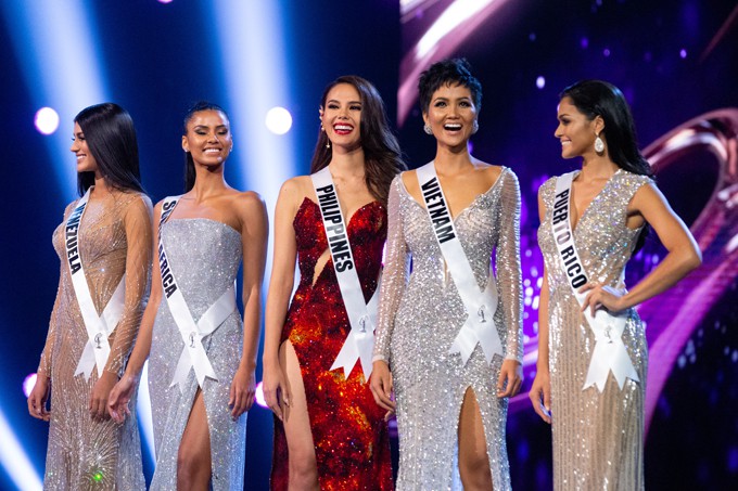 Nhìn lại những màn trình diễn quá sức tuyệt vời giúp HHen Niê lập kỳ tích vào Top 5 chung kết Miss Universe 2018-11
