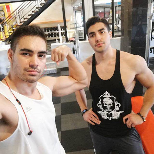 Tân Hoa hậu Hoàn vũ đã đẹp thì thôi, đến bạn trai cô cũng làm dân tình thổn thức vì gương mặt và body cực phẩm!-17