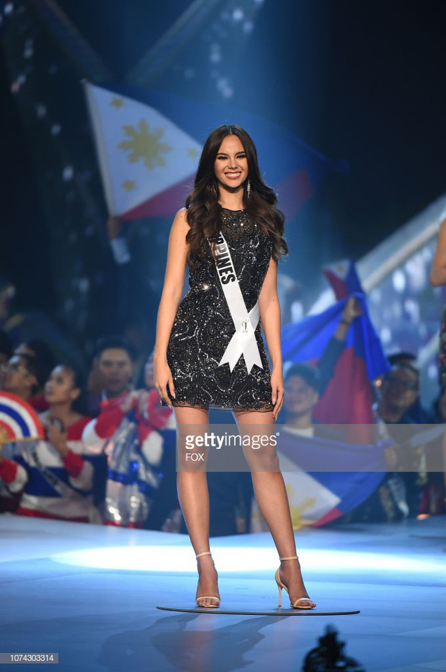 Style của tân Hoa hậu Hoàn vũ Catriona Gray: từ đầu đến cuối đều lộng lẫy như bà hoàng-13