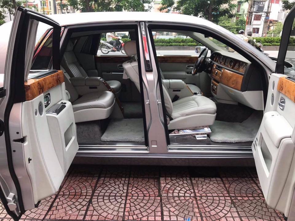 Vừa chuyển giao 2 lâu dài, Khải Silk còn bán cả siêu xe Rolls-Royce Phantom-4