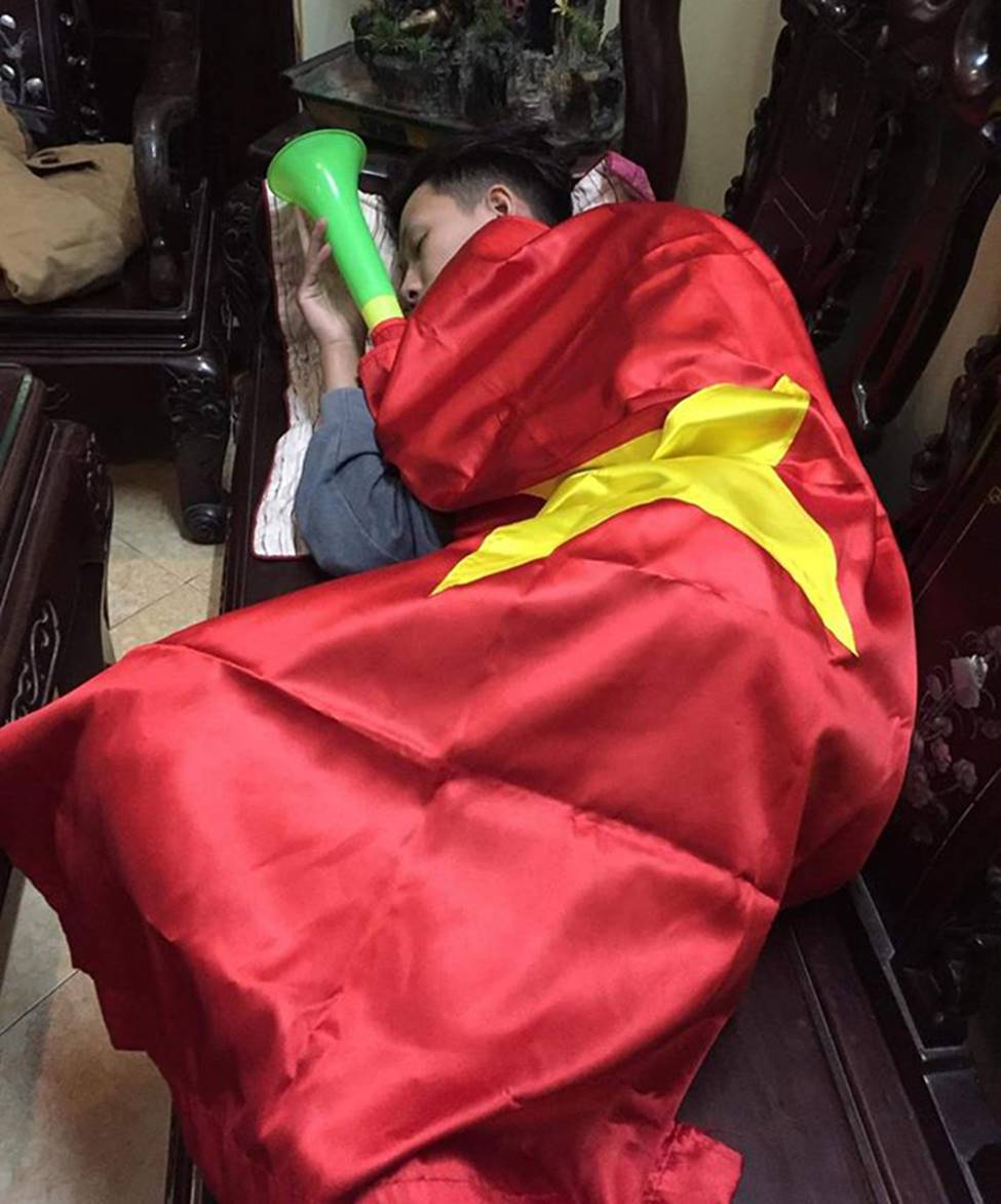 Mạng xã hội ngập tràn ảnh chế ăn mừng Việt Nam vô địch AFF Cup 2018-11